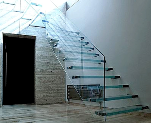 cầu thang 100% kính cường lực
