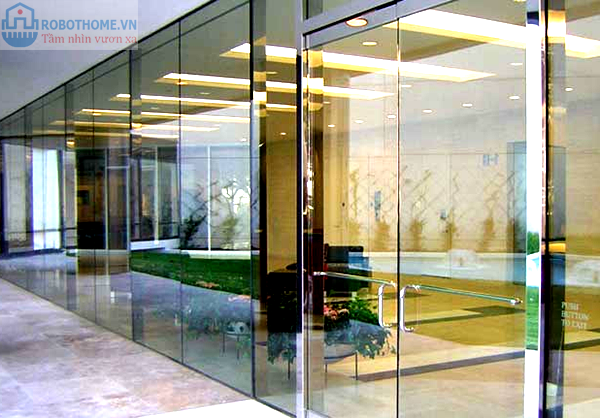 kính cường lực văn phòng