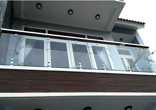 lan can kính cường lực - inox