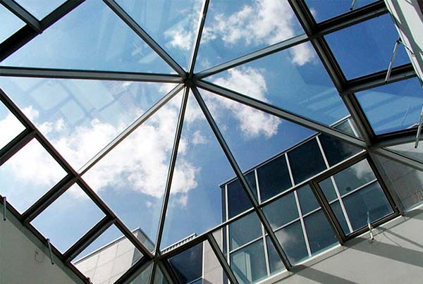 mái kính giếng trời cường lực