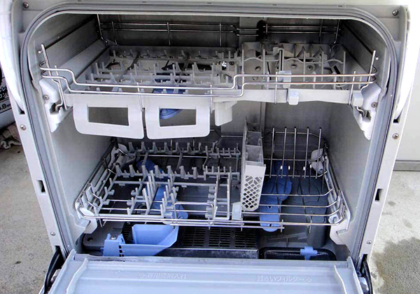 Máy rửa bát tự động